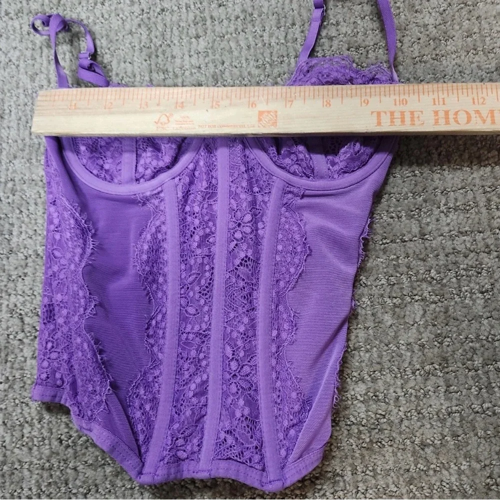 Urban Outfitters Lavender Lace Corset Crop Top - Picture 3 of 6